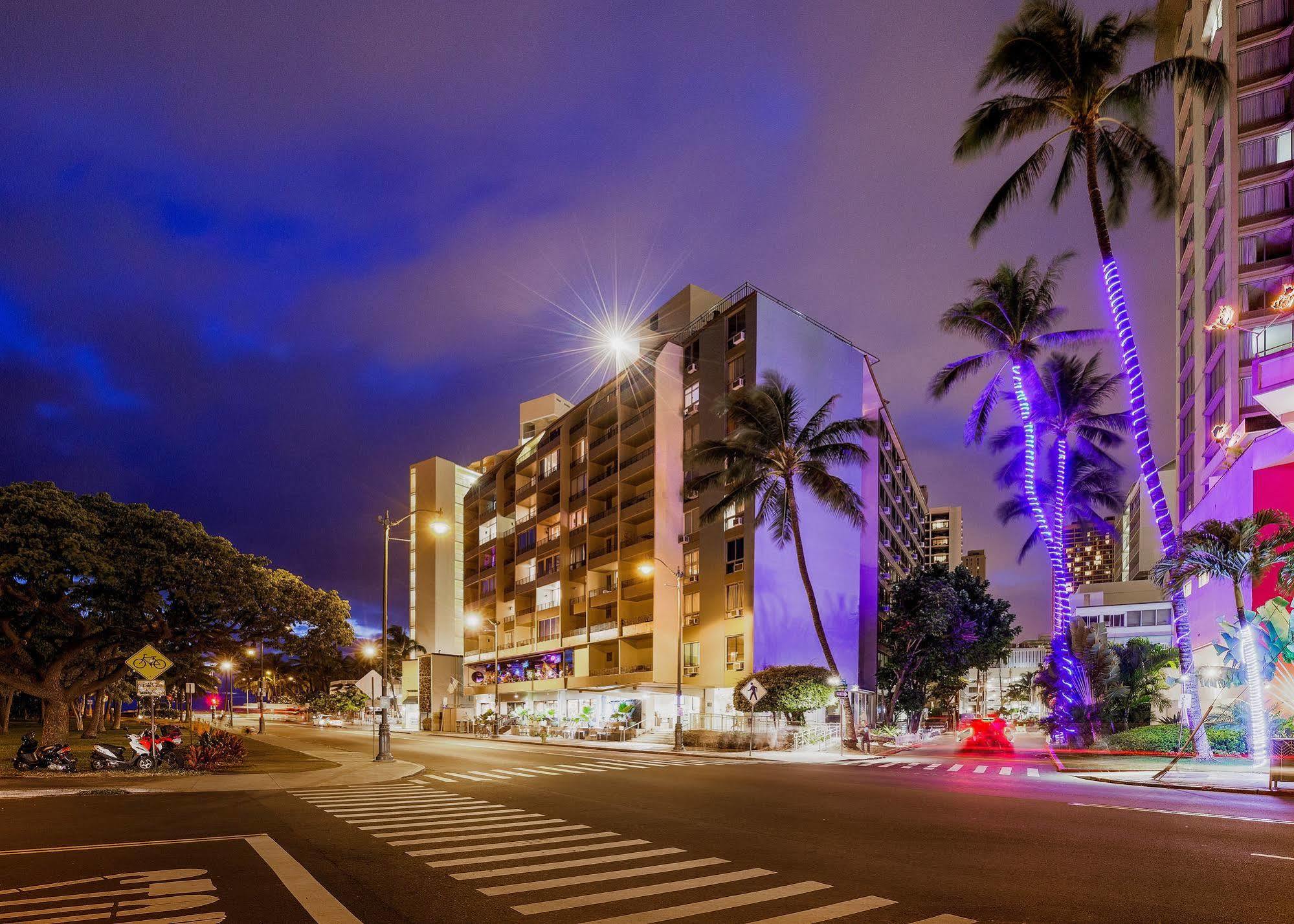 Castle At Waikiki Grand Hotel Honolulu Exterior photo